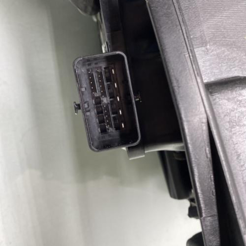 Bloc electrique de frein a main PEUGEOT 5008 1 Photo n°4