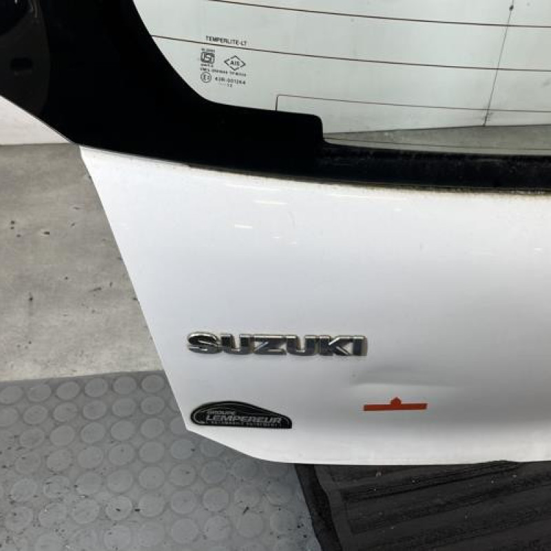 Malle/Hayon arriere SUZUKI ALTO 3 Photo n°6
