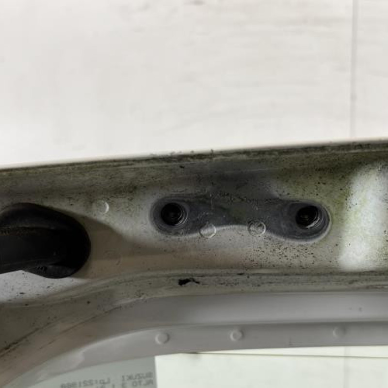 Malle/Hayon arriere SUZUKI ALTO 3 Photo n°9