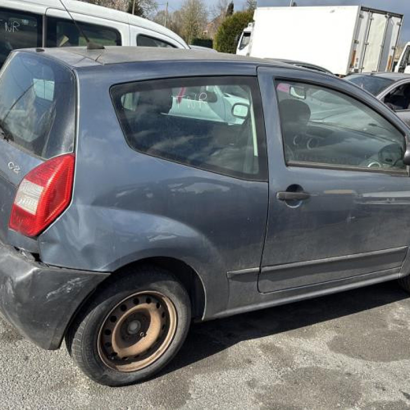 Reservoir essence CITROEN C2 Photo n°6