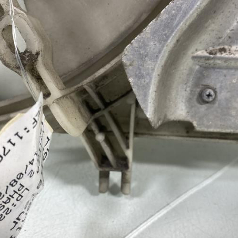 Moto ventilateur radiateur TOYOTA YARIS 2 Photo n°5