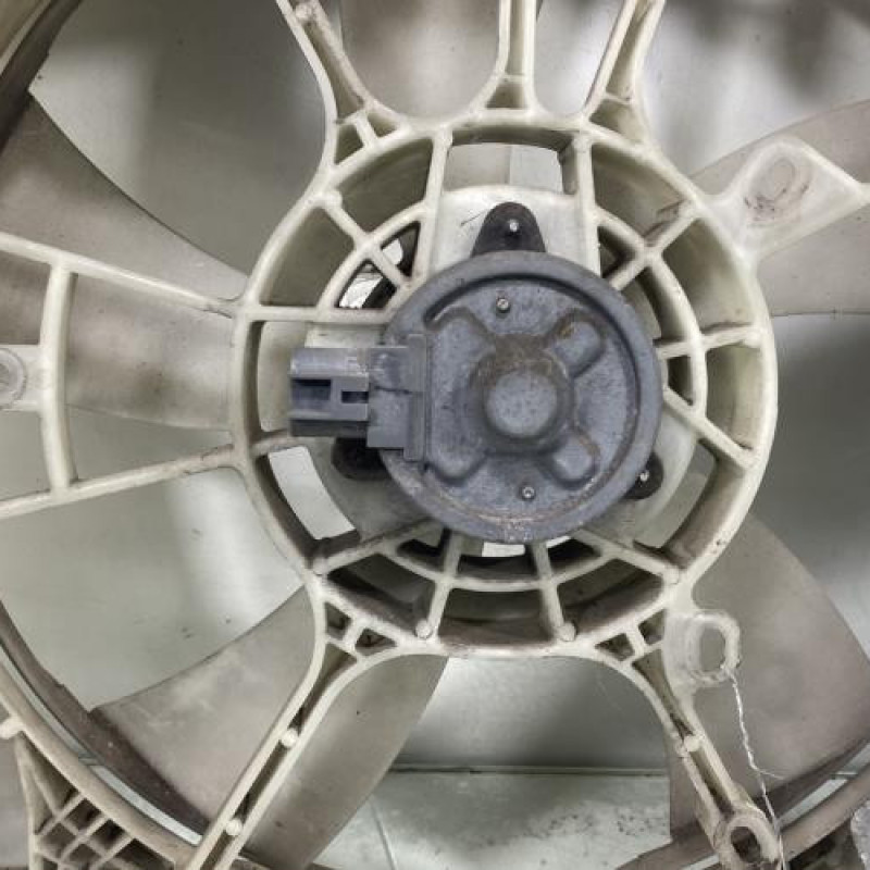 Moto ventilateur radiateur TOYOTA YARIS 2 Photo n°7