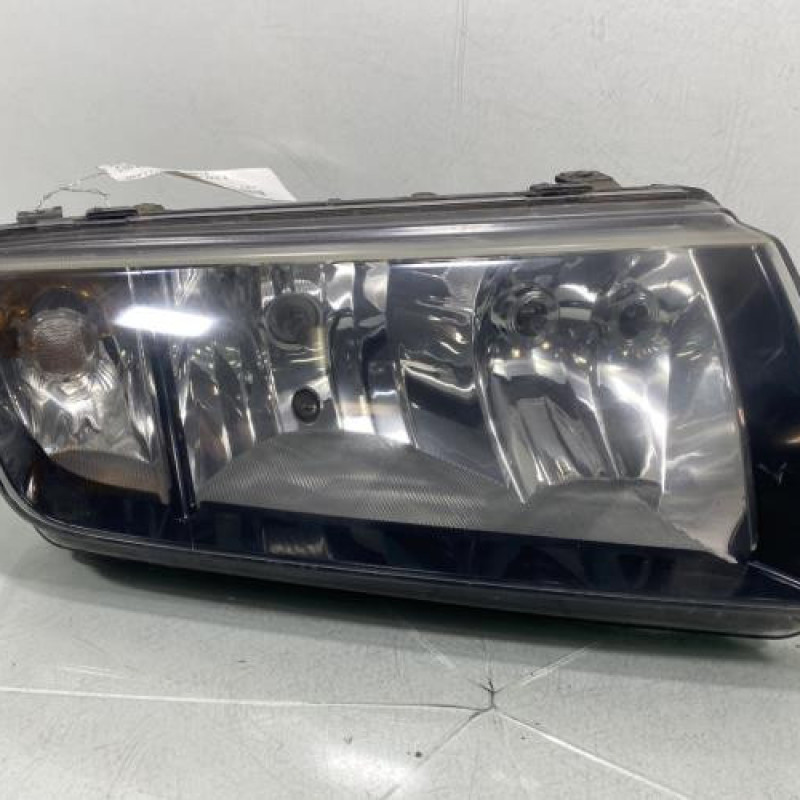 Optique avant principal droit (feux)(phare) SKODA FABIA 1 Photo n°1