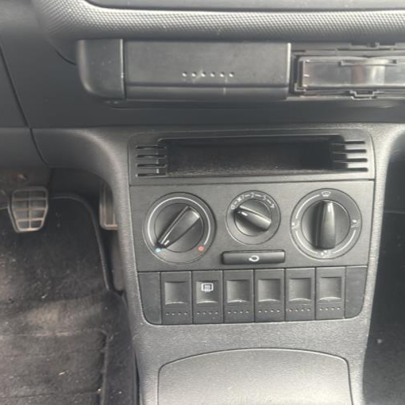 Optique avant secondaire droit (feux)(clignotant) VOLKSWAGEN POLO 3 Photo n°20