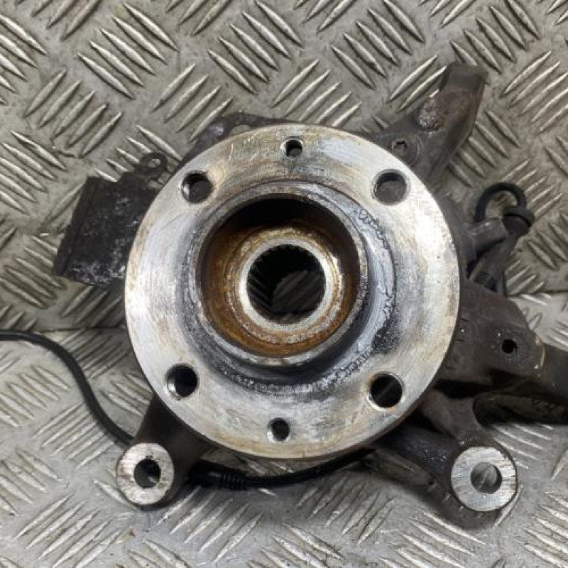 Pivot de moyeu avant droit RENAULT CAPTUR 1 Photo n°1