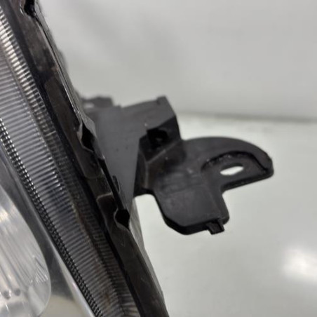 Optique avant principal droit (feux)(phare) TOYOTA AURIS 1