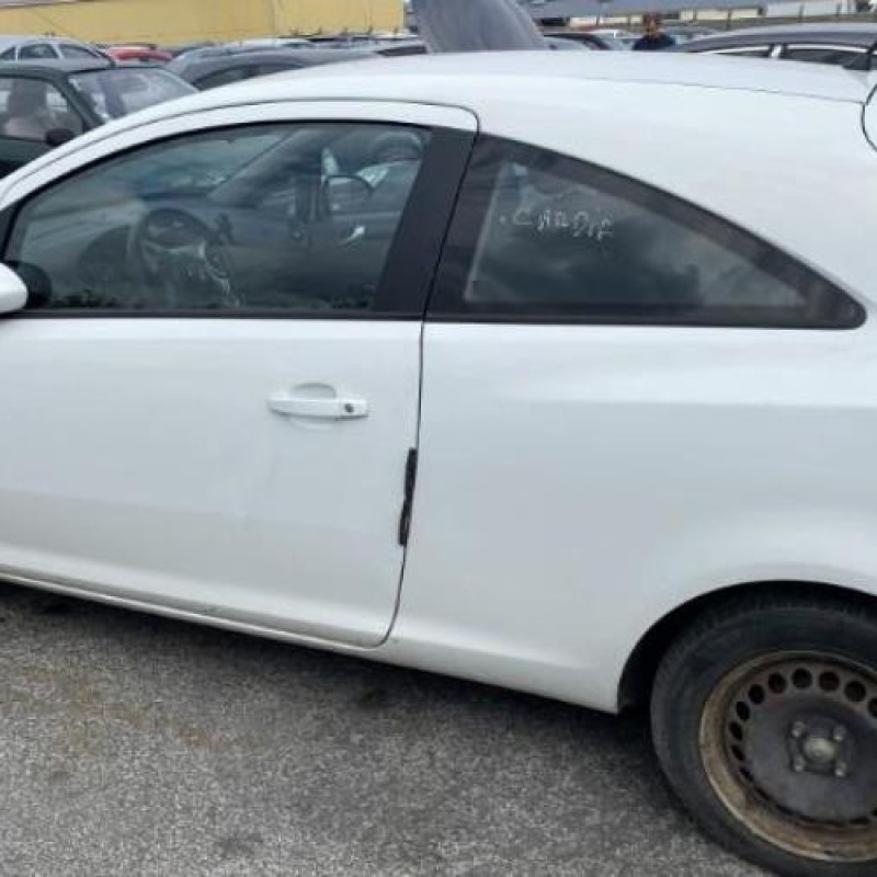 Moteur OPEL CORSA D Photo n°5