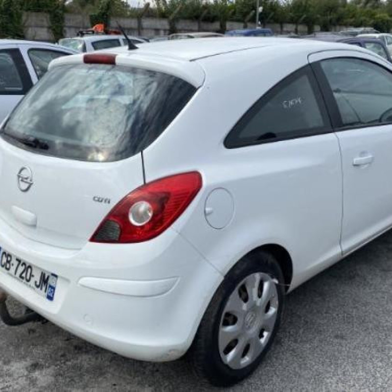 Moteur OPEL CORSA D Photo n°8