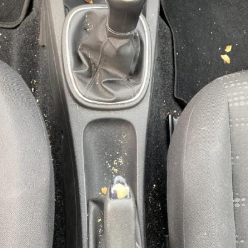 Moteur OPEL CORSA D Photo n°17