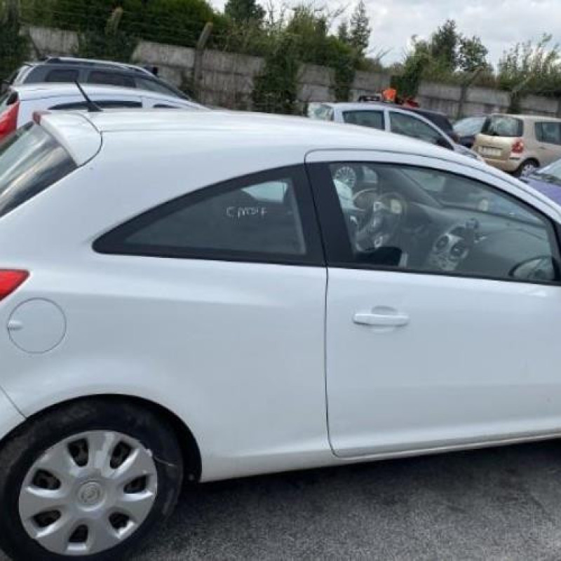 Moteur OPEL CORSA D Photo n°20