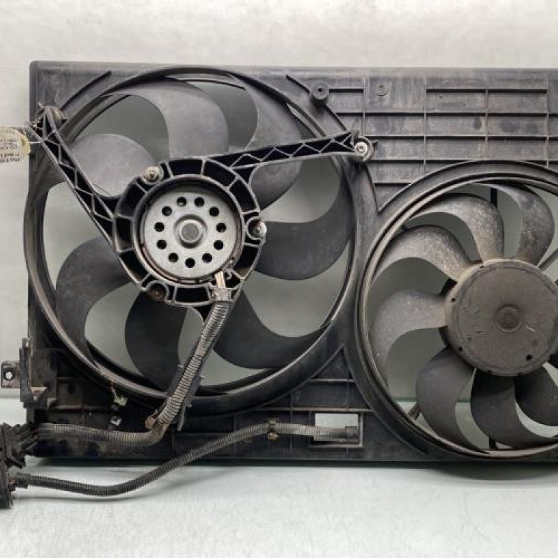 Moto ventilateur radiateur VOLKSWAGEN POLO 4 Photo n°2