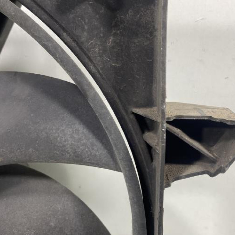 Moto ventilateur radiateur FORD FIESTA 5 Photo n°9