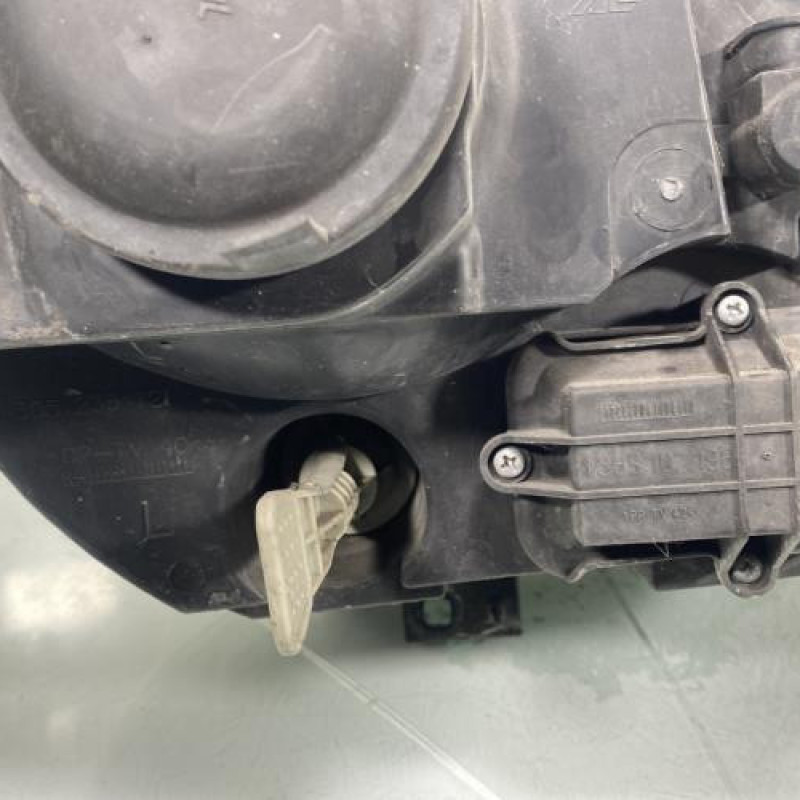 Optique avant principal gauche (feux)(phare) VOLKSWAGEN POLO 4 Photo n°7