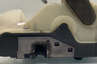 Serrure avant gauche PEUGEOT 208 1