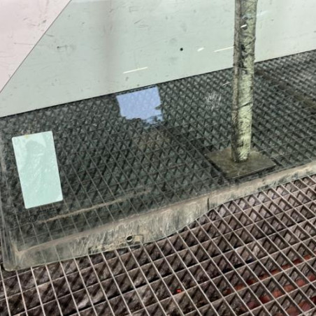 Vitre avant gauche PEUGEOT PARTNER 1