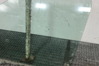 Vitre avant gauche PEUGEOT PARTNER 1