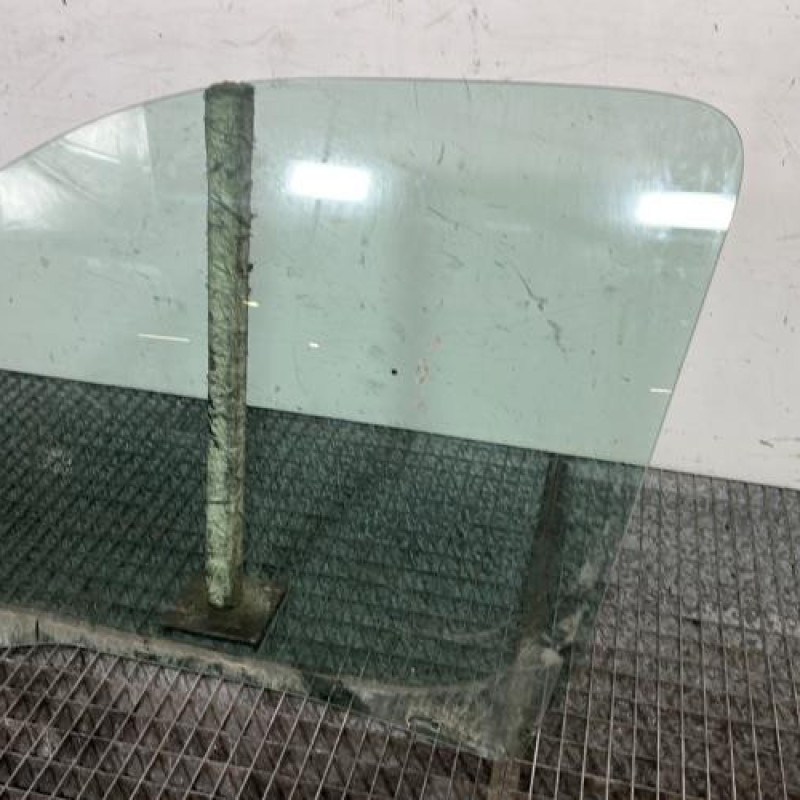 Vitre avant gauche PEUGEOT PARTNER 1 Photo n°3