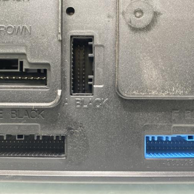 Boitier UCH RENAULT MEGANE 3 Photo n°3