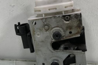 Serrure avant gauche AUDI A4 1 Photo n°1