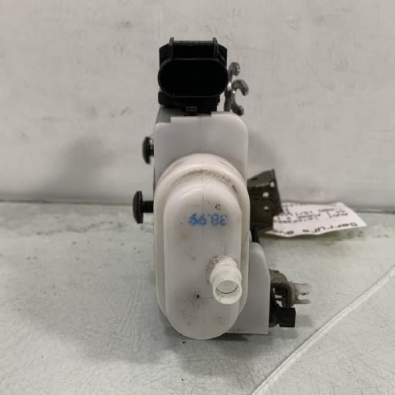 Serrure avant gauche AUDI A4 1 Photo n°4