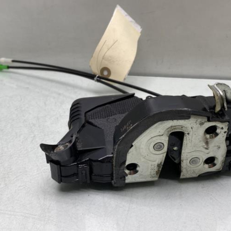 Serrure avant droit TOYOTA YARIS 2 Photo n°1