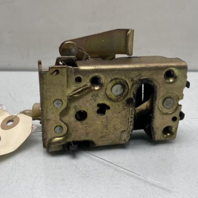 Serrure arriere droit PEUGEOT 106 Photo n°1