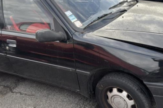 Serrure arriere droit PEUGEOT 106
