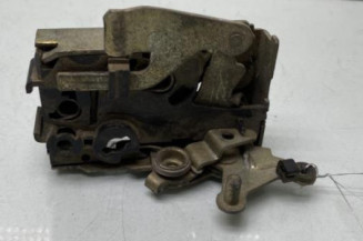 Serrure arriere droit PEUGEOT 106