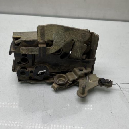 Serrure arriere droit PEUGEOT 106