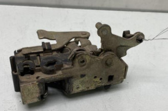 Serrure arriere droit PEUGEOT 106