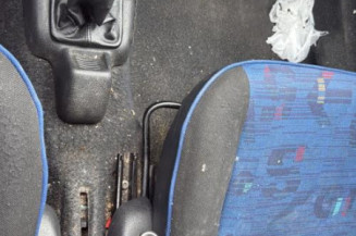 Serrure arriere droit PEUGEOT 106