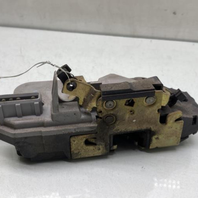 Serrure arriere gauche PEUGEOT 206 Photo n°4