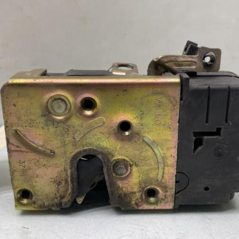 Serrure avant gauche PEUGEOT 206 Photo n°1