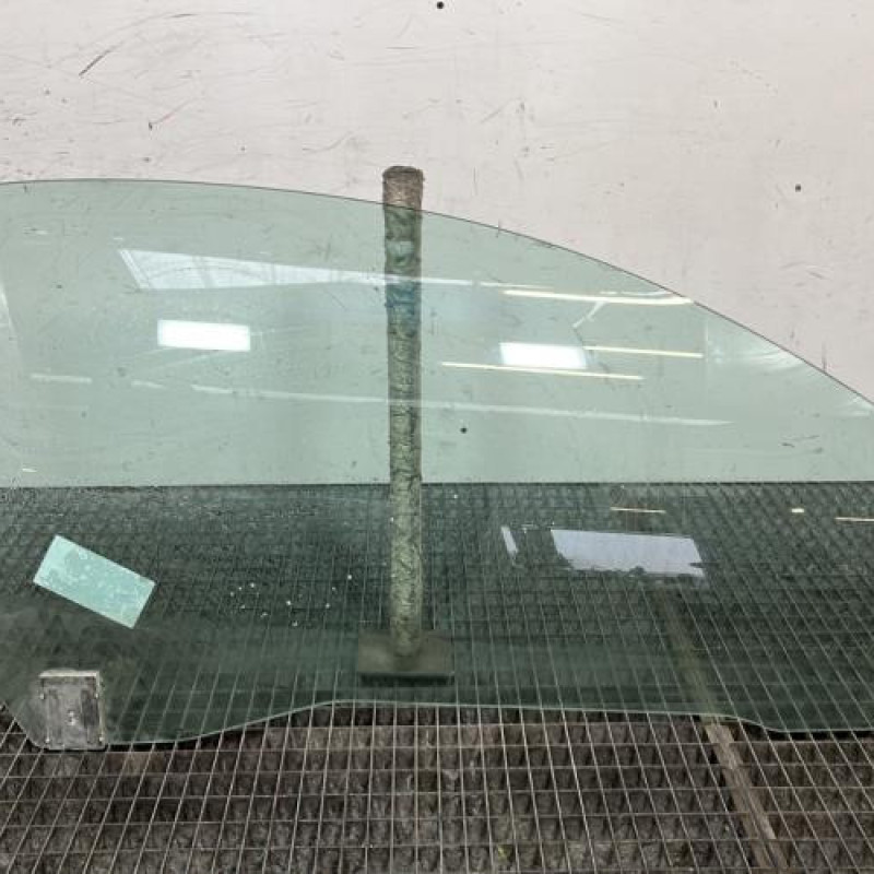 Vitre avant droit PEUGEOT 206 Photo n°1