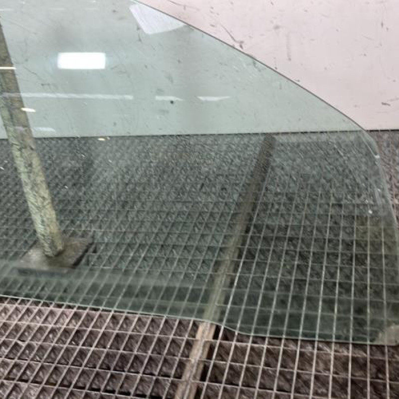 Vitre avant droit PEUGEOT 206 Photo n°2