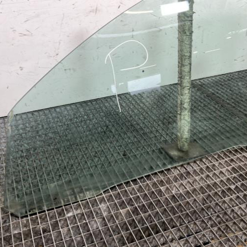 Vitre avant gauche PEUGEOT 206 Photo n°2