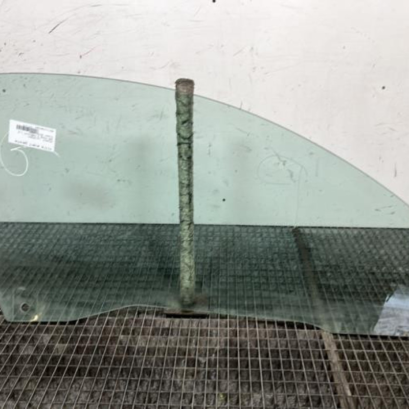 Vitre avant gauche PEUGEOT 206 Photo n°4