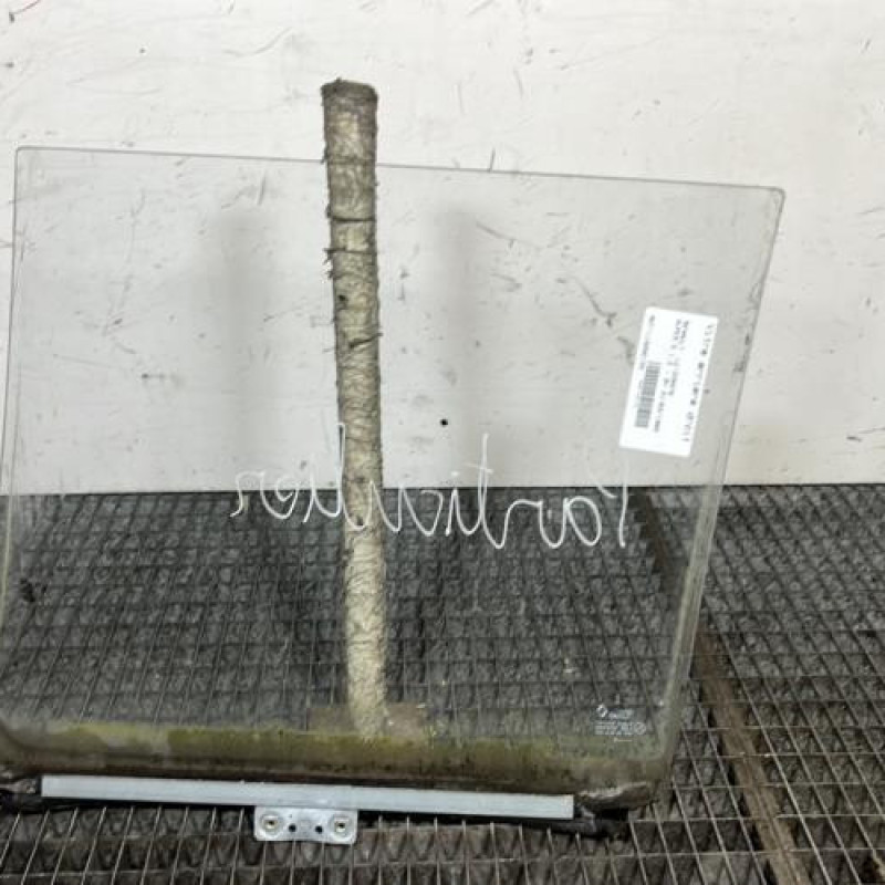 Vitre arriere droit RENAULT SUPER 5 Photo n°4