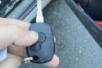 Serrure avant droit DACIA SANDERO 1