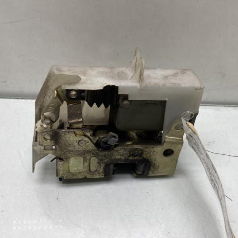 Serrure arriere gauche RENAULT CLIO 2 Photo n°3