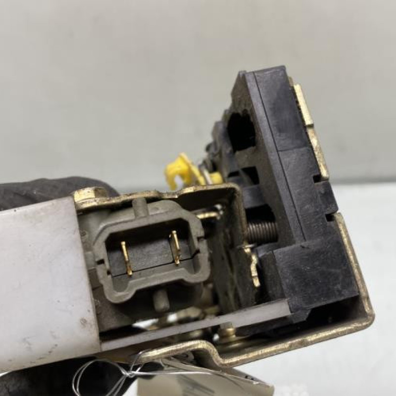 Serrure arriere gauche RENAULT CLIO 2 Photo n°4