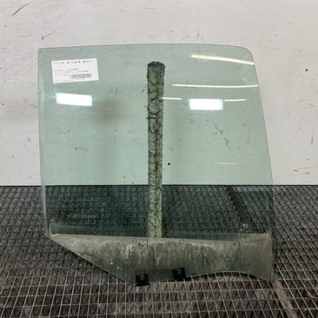 Vitre arriere droit RENAULT CLIO 2 Photo n°1