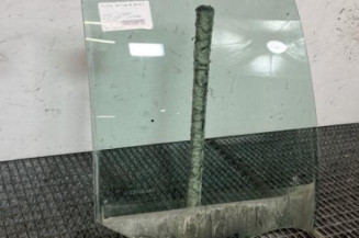 Vitre arriere droit RENAULT CLIO 2