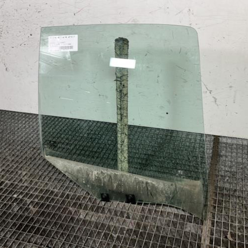 Vitre arriere droit RENAULT CLIO 2 Photo n°3
