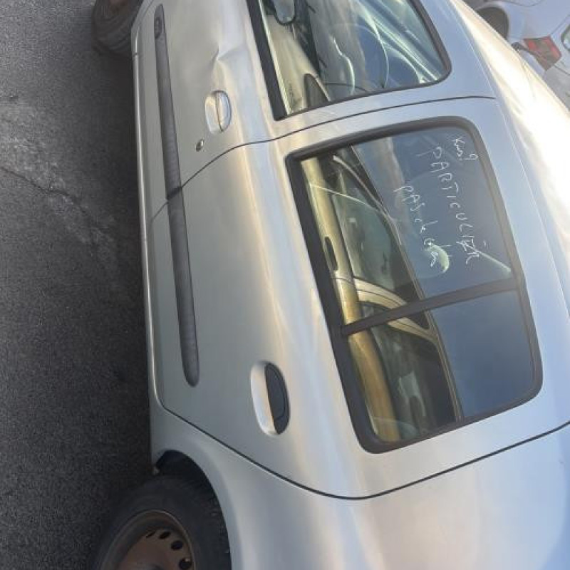 Vitre arriere droit RENAULT CLIO 2 Photo n°12