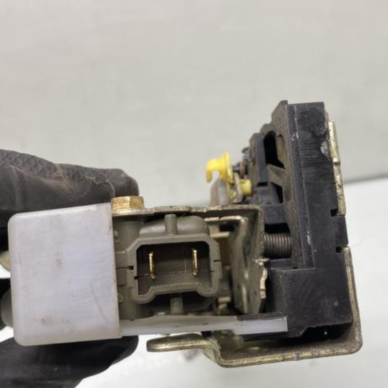 Serrure arriere gauche RENAULT CLIO 2 Photo n°4