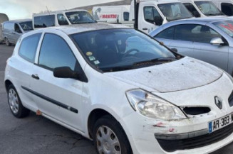Serrure avant gauche RENAULT CLIO 3