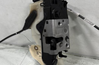 Serrure avant gauche PEUGEOT 208 1