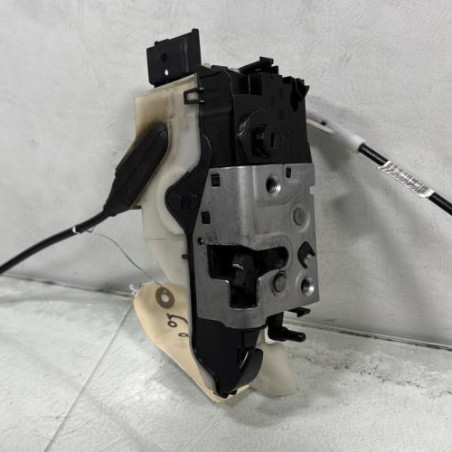 Serrure avant gauche PEUGEOT 208 1