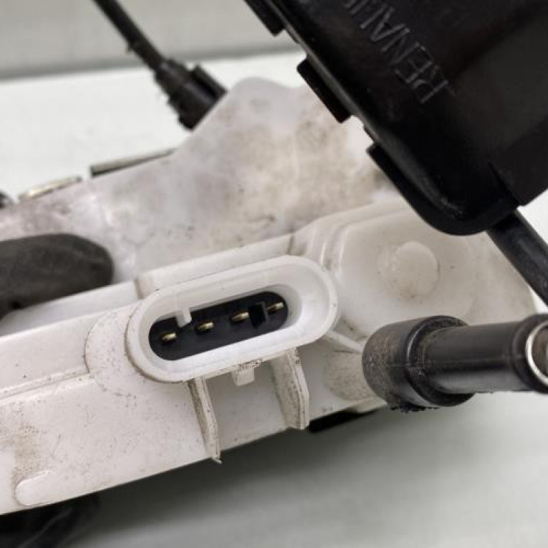 Serrure avant gauche RENAULT TWINGO 2 Photo n°4